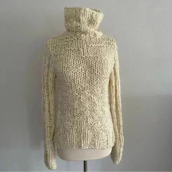 Vintage BCBGMaxazria Collection Chunky Knit Turtleneck Sweater Wool Blend M - Picture 11 of 11